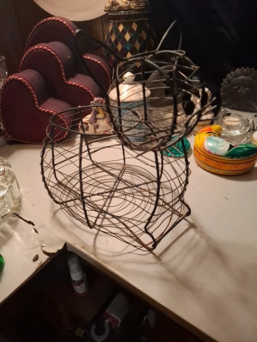 Wire baskets shaped like a cat